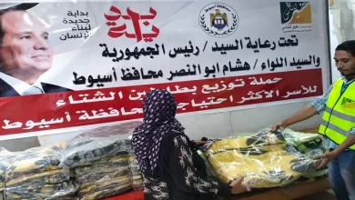 قافلة خيرية من " مؤسسة خير للناس" لتوزيع البطاطين والأجهزة الطبية  المجانية بأسيوط 2 توزيع بطاطين أسيوط