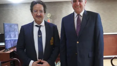 محافظ الغربية يهنئ نائب رئيس جامعة طنطا لحصوله على لقب الطبيب المثالي 1 IMG 20250501 WA0006