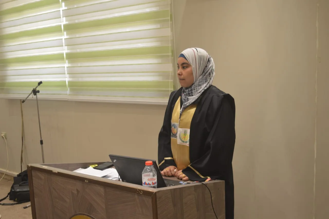 رسالة ماجستير بجامعة جنوب الوادي تسلط الضوء على دور المحفزات الحيوية في تحسين جودة وإنتاجية الفلفل 1 IMG 20250417 WA0037